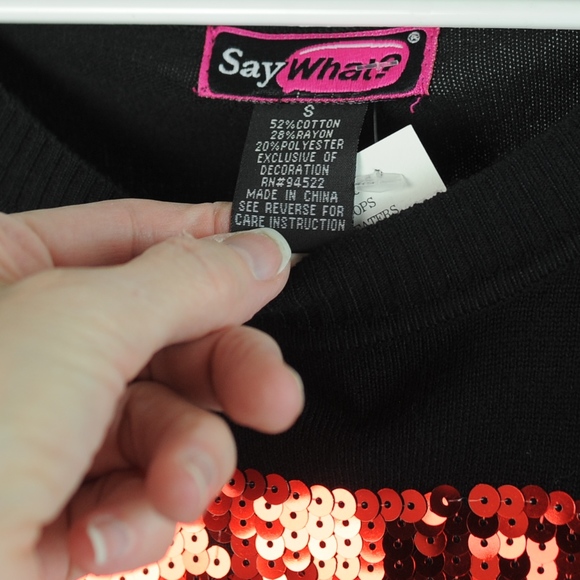 Black skull and lips LS sequined sweater NEW Small - Picture 4 of 5